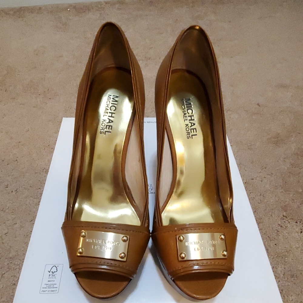 Michael Kors pumps